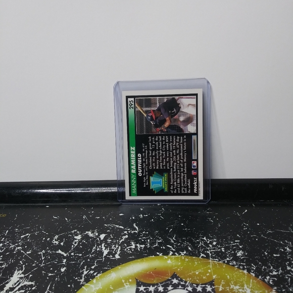 1992 Pinnacle Baseball Manny Ramirez Rookie Card #295 - Picture 2 of 4